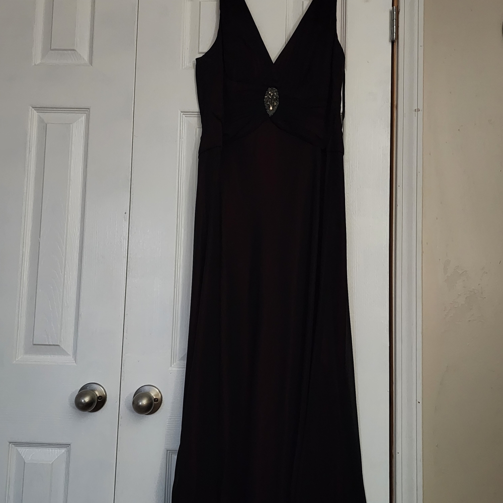 Jones Wear Elegant Black Maxi Dress